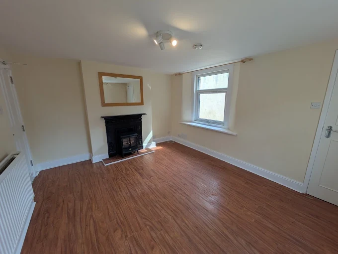 AKN Maintenance bathroom and finishing detail